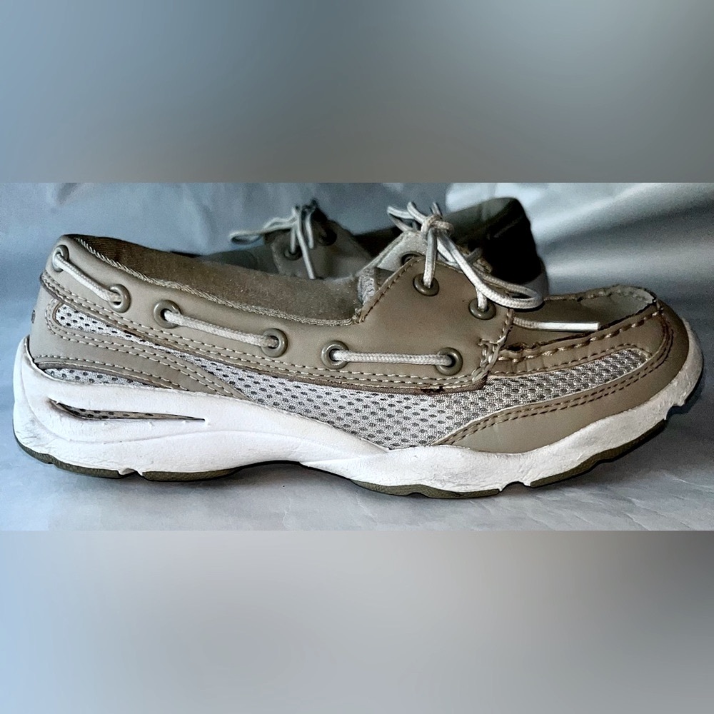 L.L. Bean Women's Boat Water Shoe Tan and White Mesh Lining 6 Wide Loafer